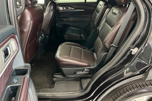 Used 2025 Ford Explorer Platinum w/ LUX Leather Package AWD/4WD image 21