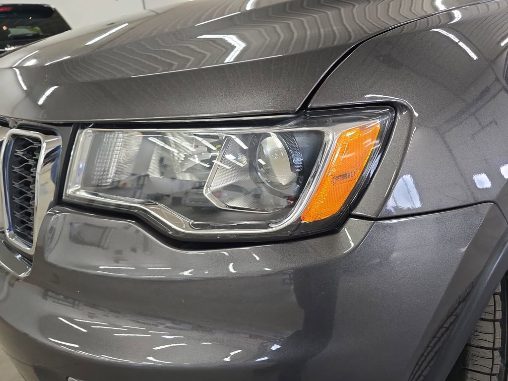 Certified 2020 Jeep Grand Cherokee Limited AWD/4WD image 32