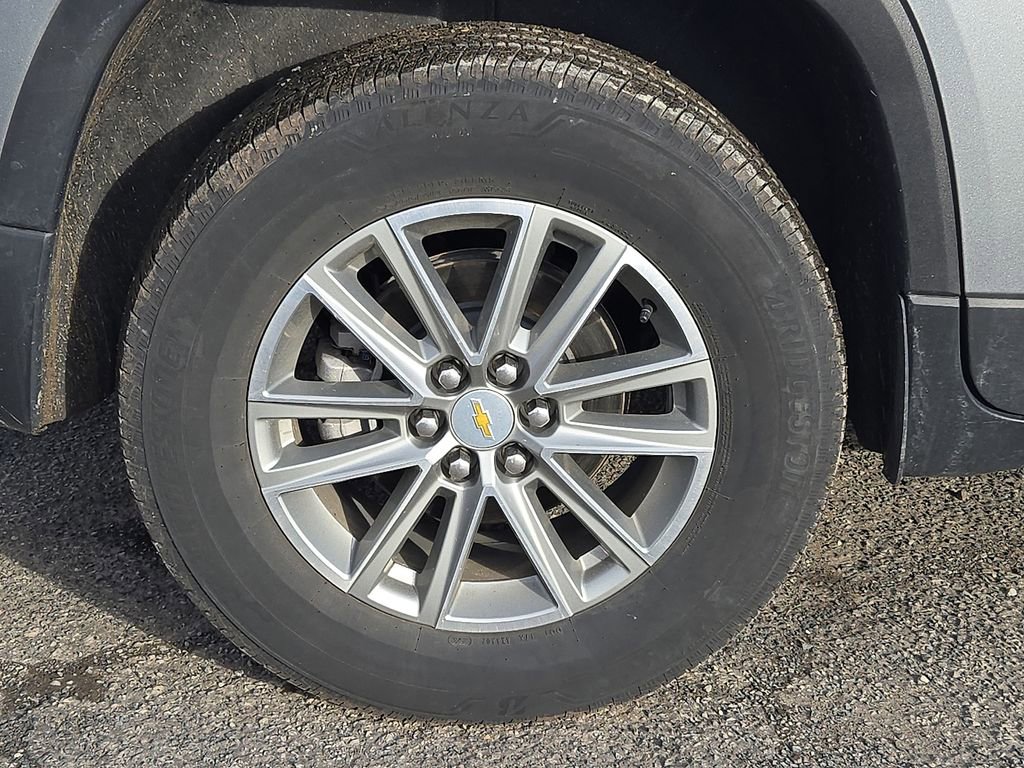 Used 2023 Chevrolet Traverse LT image 10