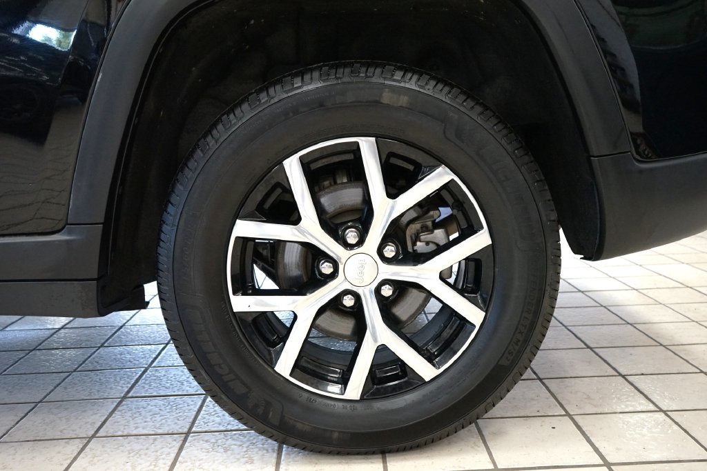 Used 2023 Jeep Grand Cherokee Limited AWD/4WD image 54