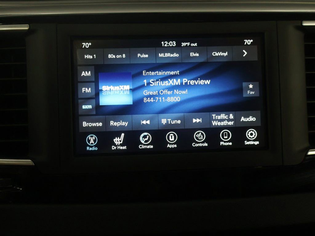 Used 2020 Chrysler Pacifica Touring-L FWD image 41