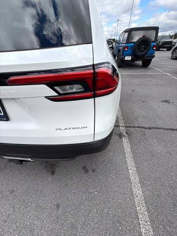 Used 2024 Toyota Grand Highlander AWD image 17