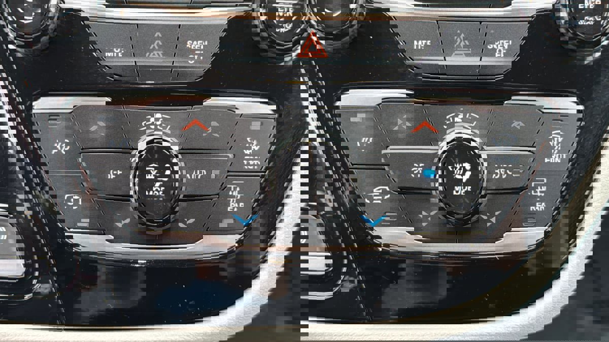 Used 2020 Chrysler Pacifica Touring-L Plus image 35