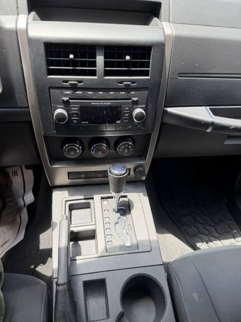 Used 2012 Jeep Liberty Sport RWD image 13