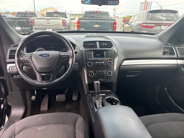 Used 2017 Ford Explorer XLT AWD/4WD image 15