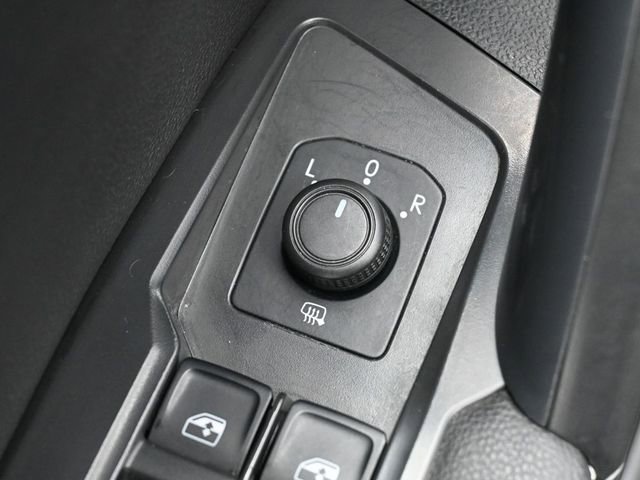 Used 2022 Volkswagen Tiguan S image 11