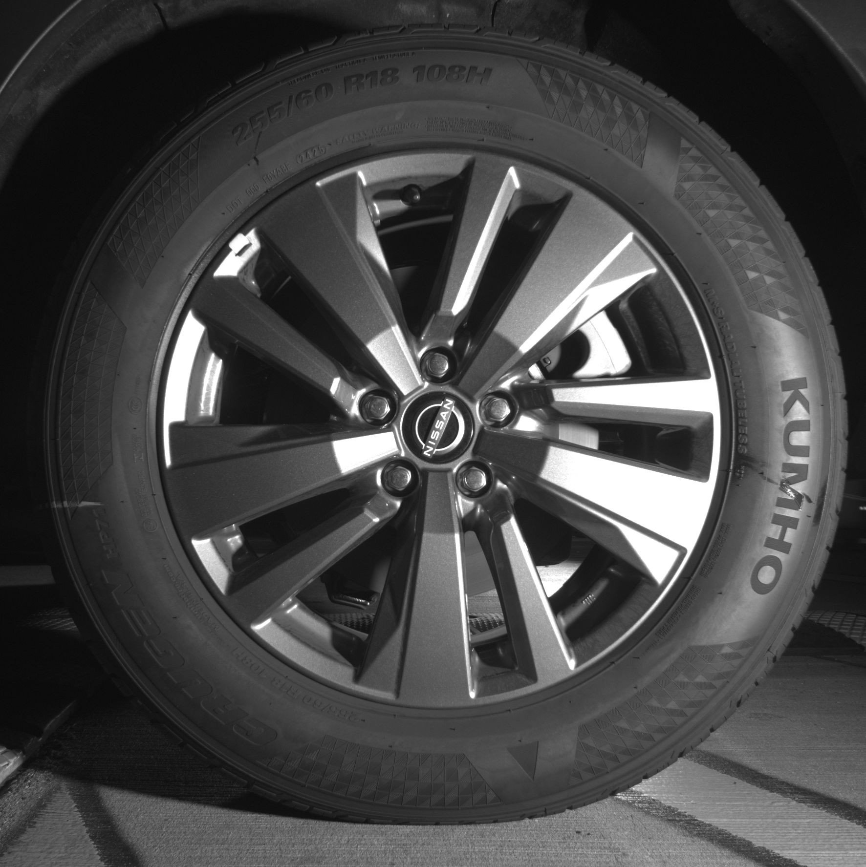 Used 2025 Nissan Pathfinder SV image 14