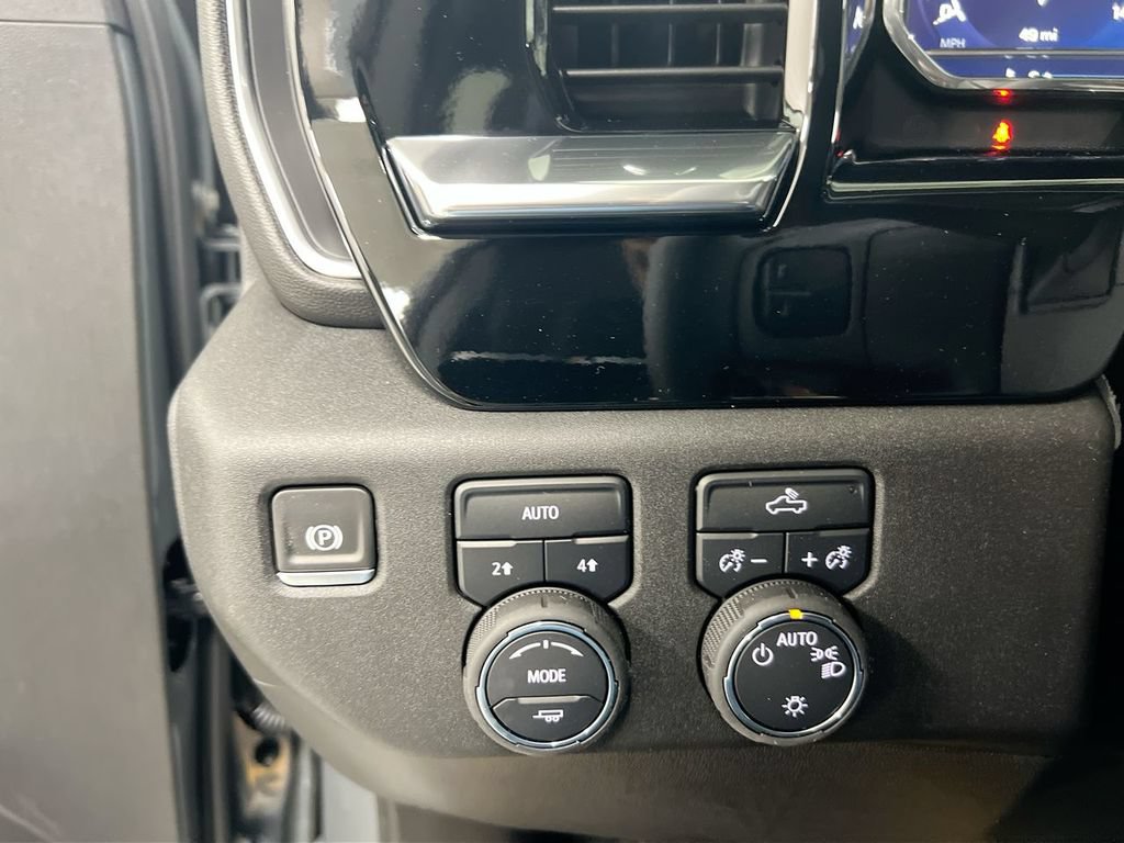 Used 2025 Chevrolet Silverado 1500 LT AWD/4WD image 18