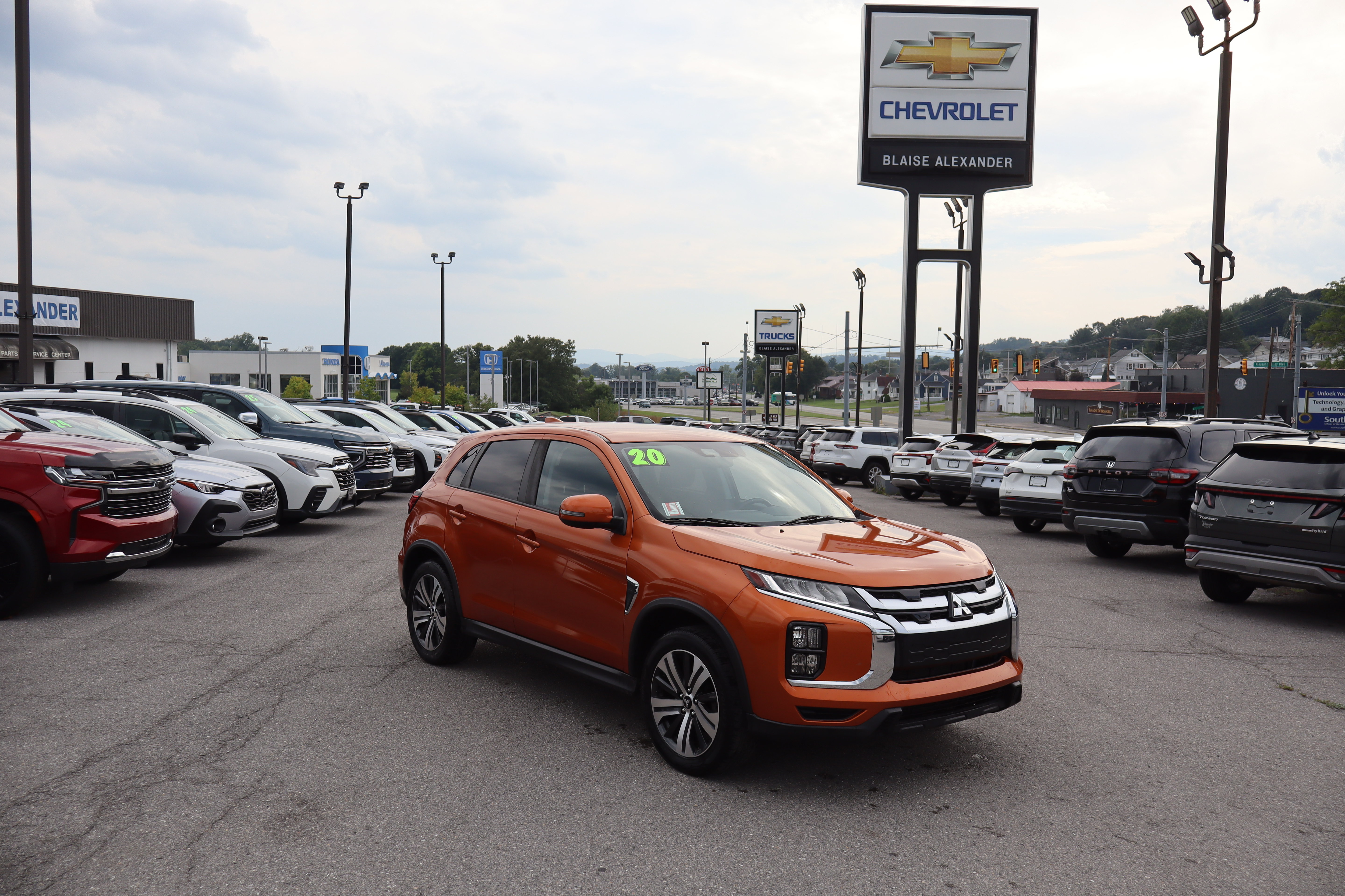 Used 2020 Mitsubishi Outlander Sport SE AWD/4WD image 1
