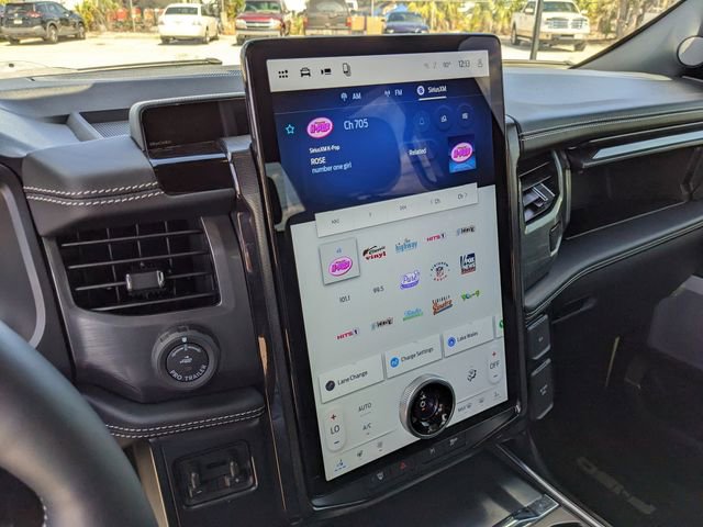 Used 2025 Ford F150 Lightning Platinum image 25