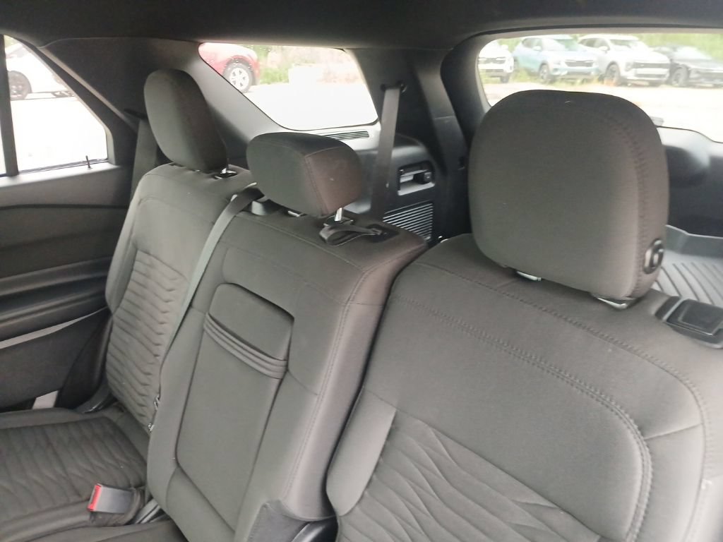 Used 2020 Ford Explorer XLT w/ Comfort Package AWD/4WD image 18