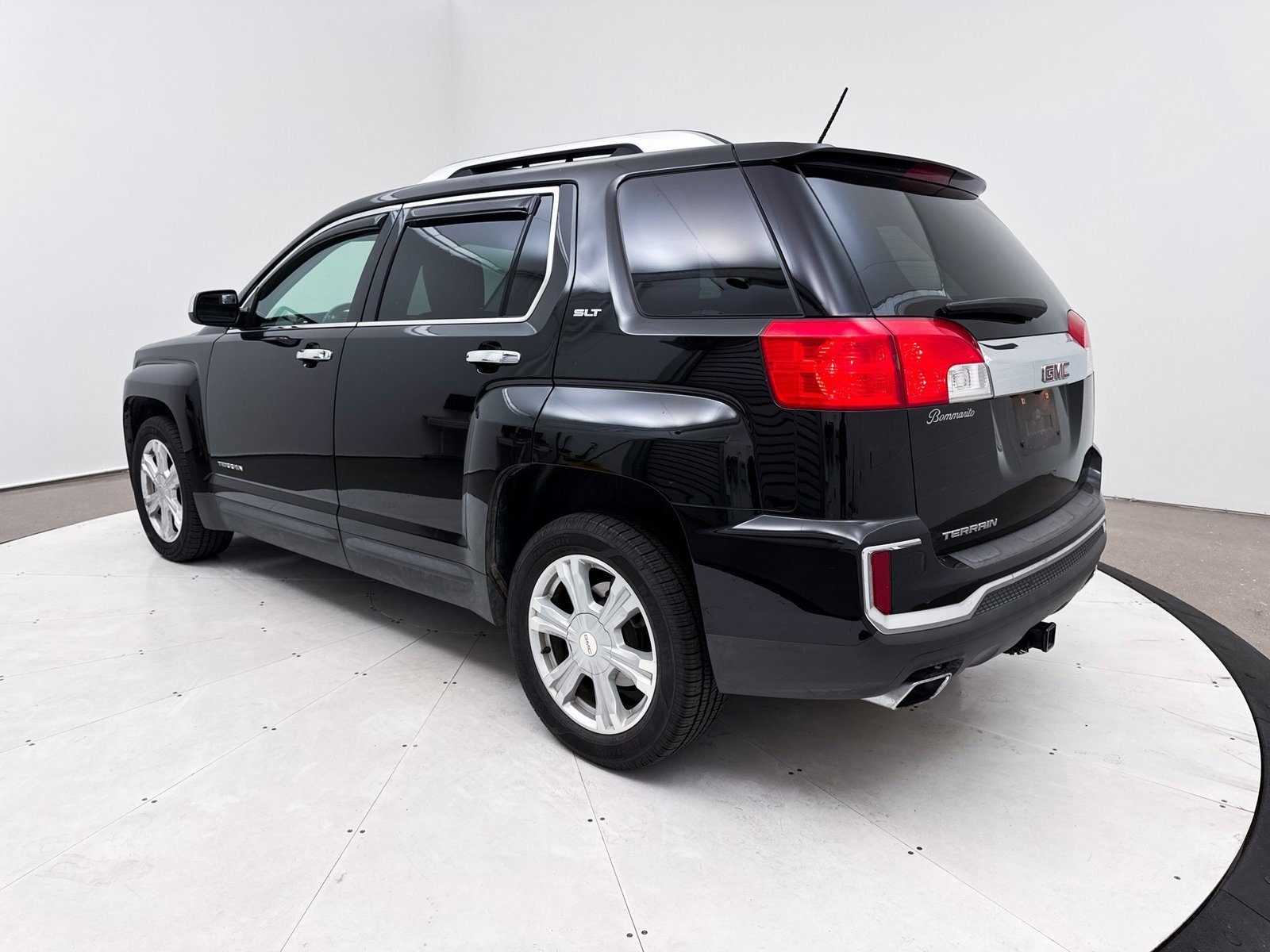Used 2017 GMC Terrain SLT w/ Open Road Package image 14