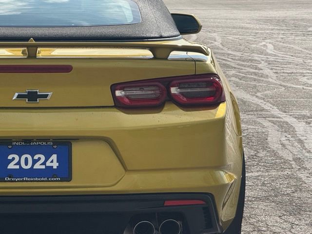 Used 2024 Chevrolet Camaro LT w/ Technology Package image 5