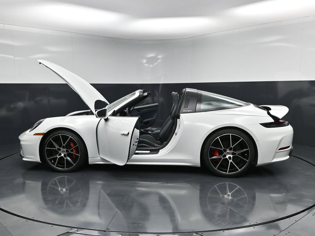 Certified 2026 Porsche 911 Targa 4S AWD/4WD image 31