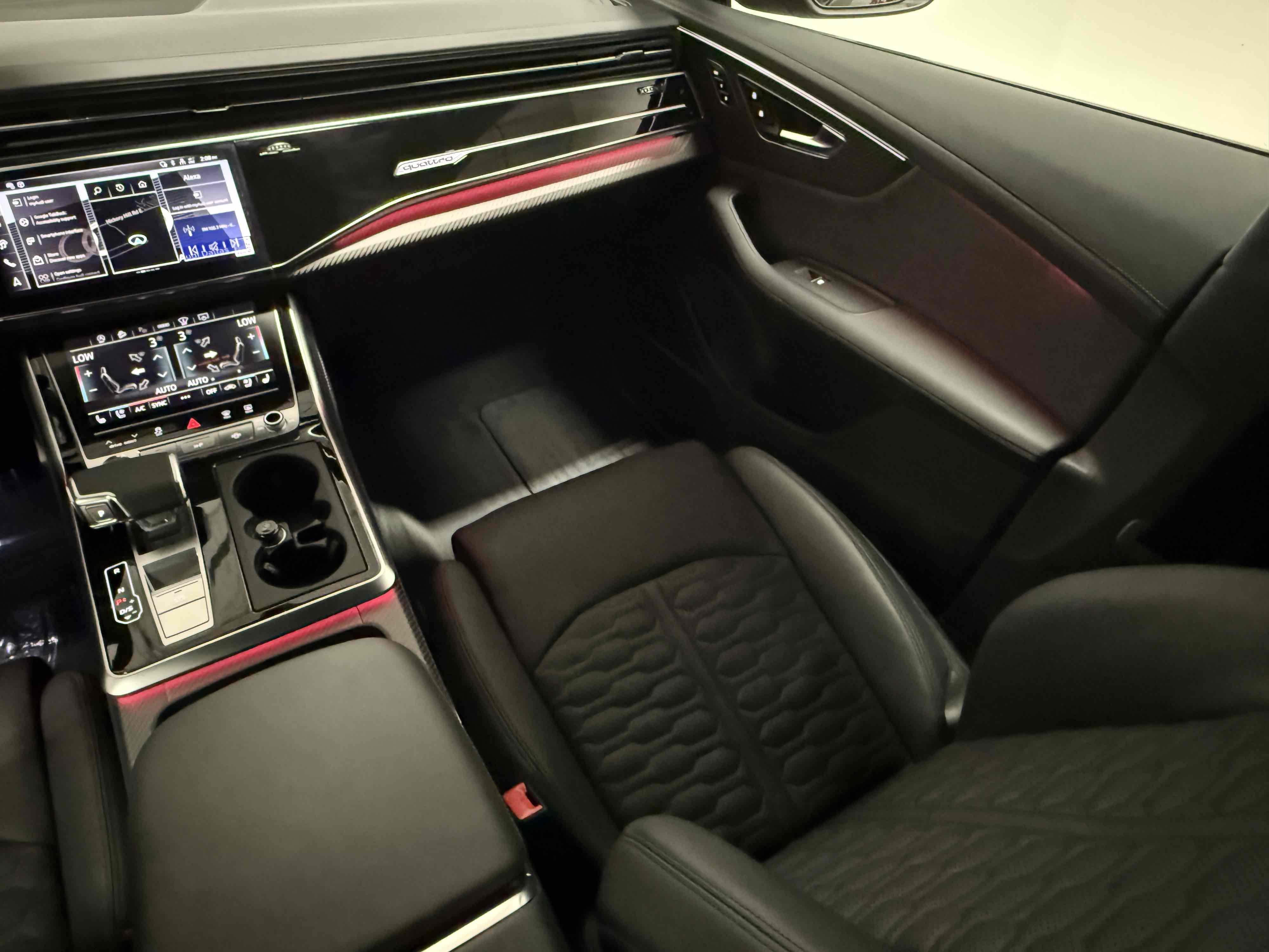 Used 2025 Audi RS Q8 performance image 40