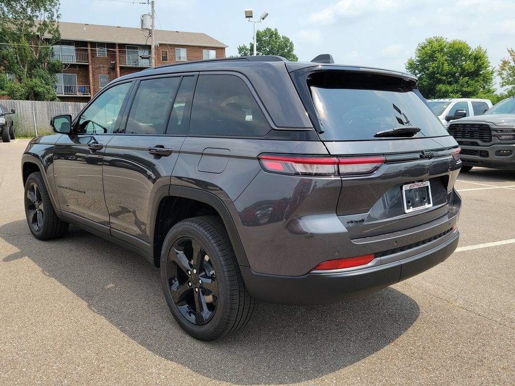 New 2026 Jeep Grand Cherokee Limited w/ Limited Altitude Package AWD/4WD image 3