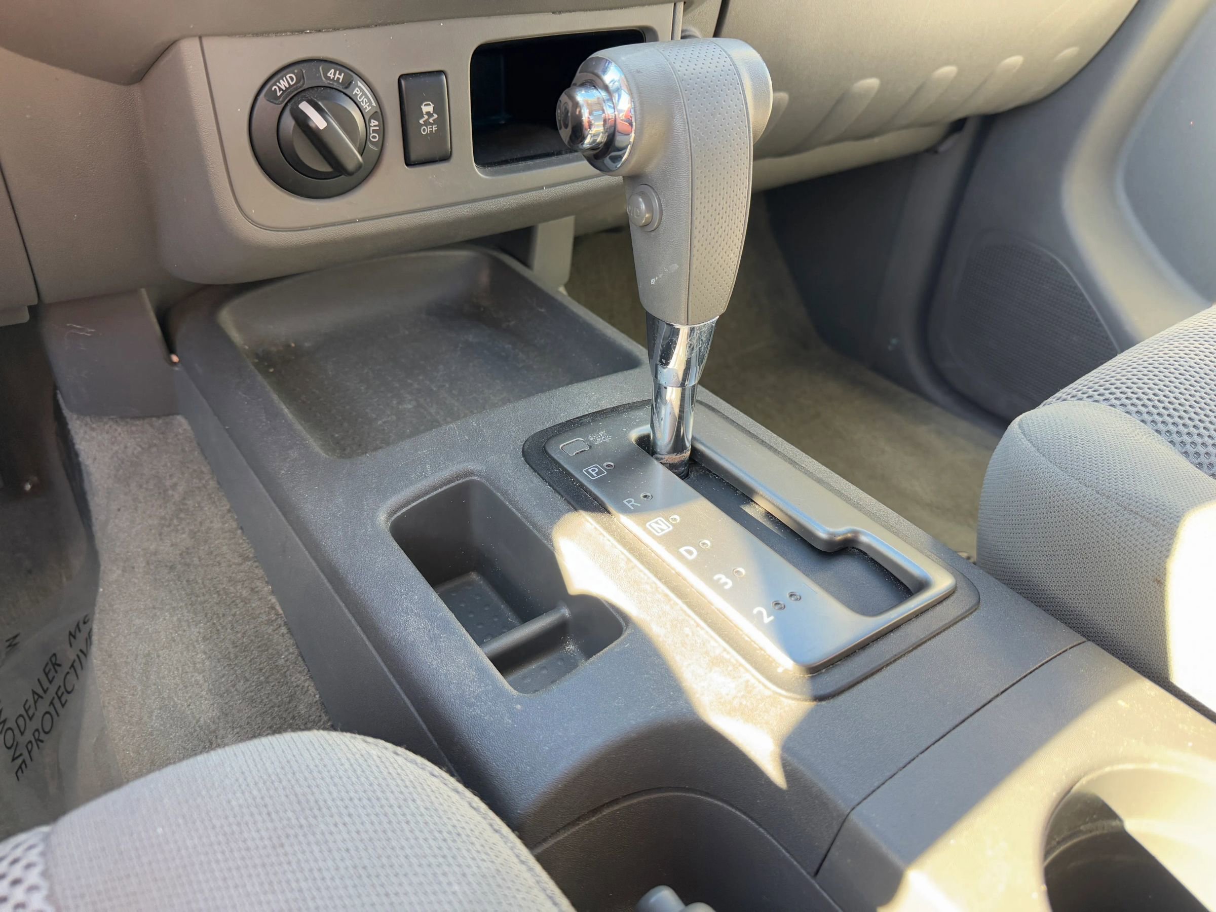 Used 2018 Nissan Frontier SV image 21