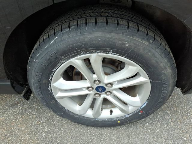 Used 2019 Ford Edge SEL w/ Equipment Group 201A AWD/4WD image 9