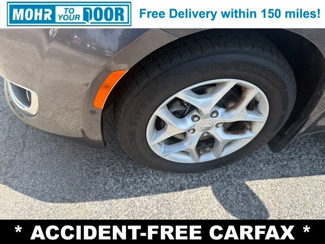 Used 2017 Chrysler Pacifica Touring-L Plus w/ Advanced Safetytec Group FWD image 11