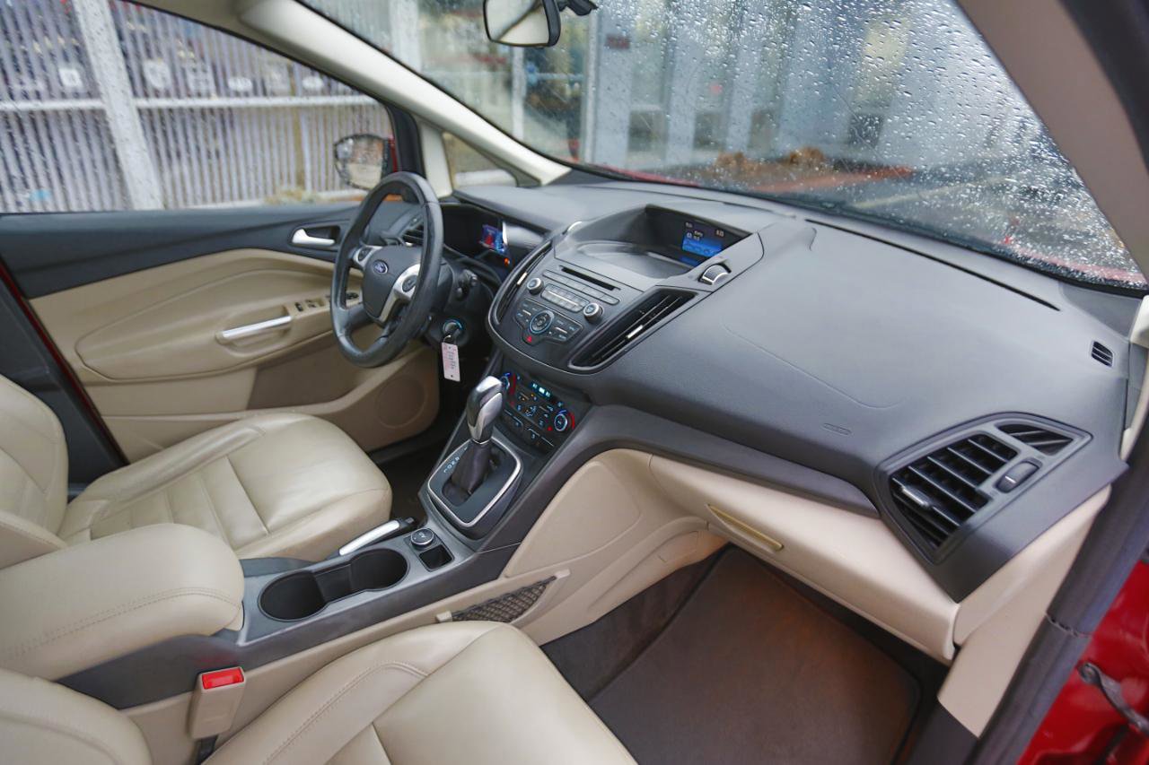 Used 2017 Ford C-MAX Energi SE w/ Equipment Group 402A image 18