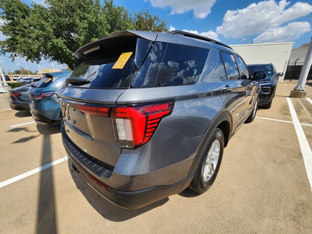Used 2025 Ford Explorer Active w/ Active Comfort Package RWD image 4