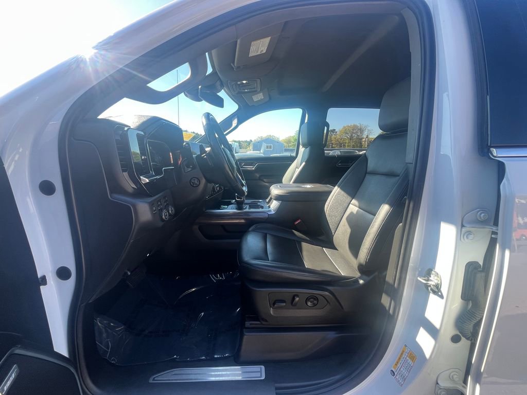 Used 2022 Chevrolet Silverado 1500 LTZ AWD/4WD image 22