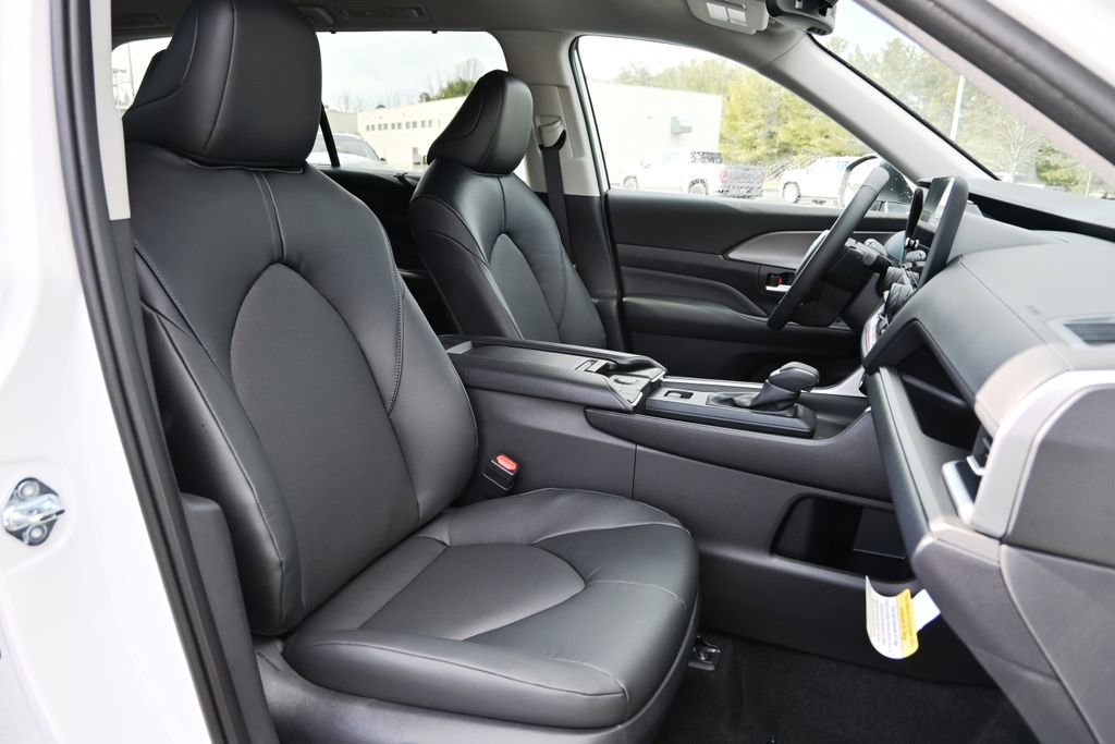 New 2026 Toyota Grand Highlander XLE image 14