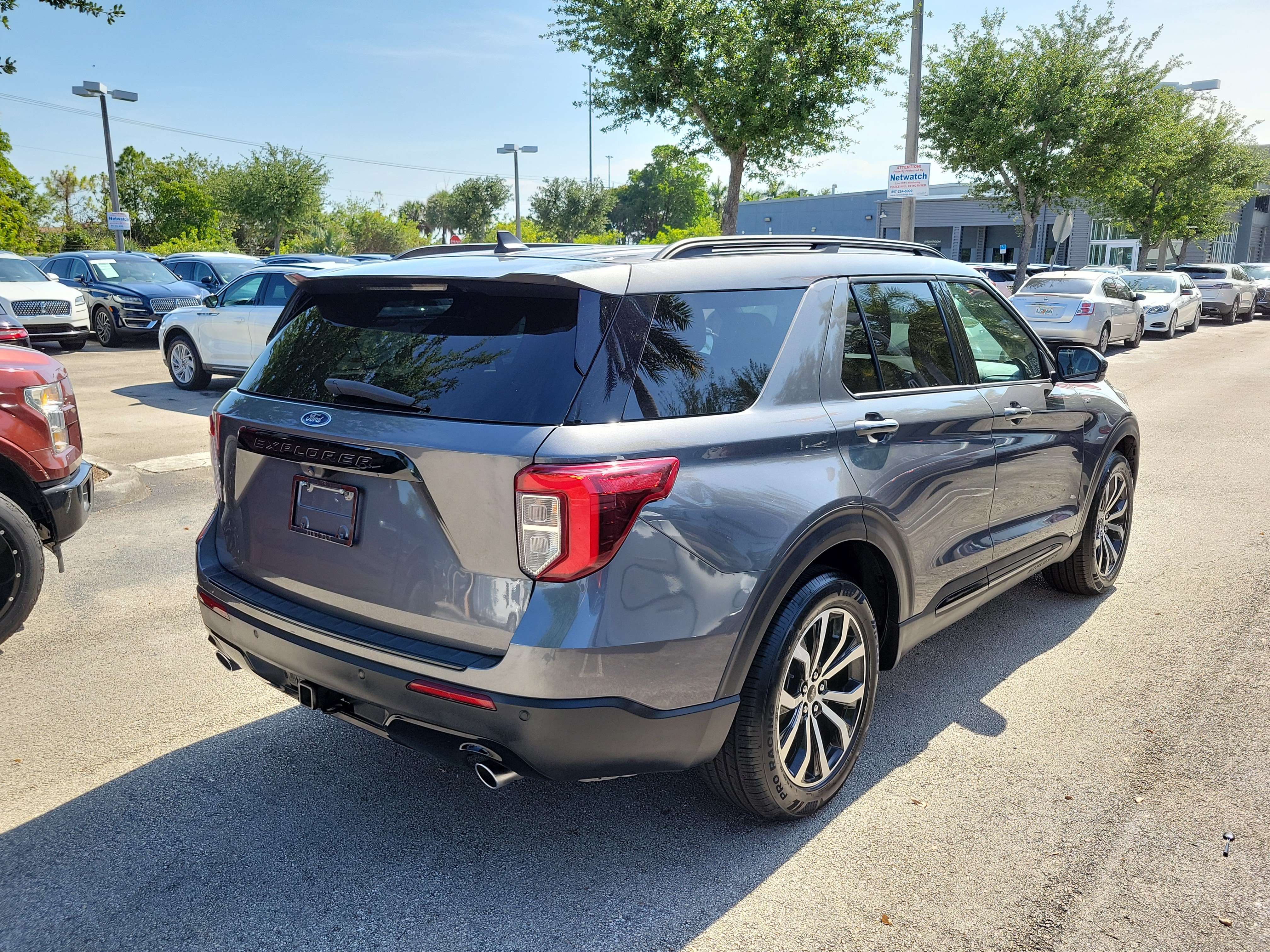 Used 2023 Ford Explorer ST-Line w/ Class IV Trailer Tow Package RWD image 6