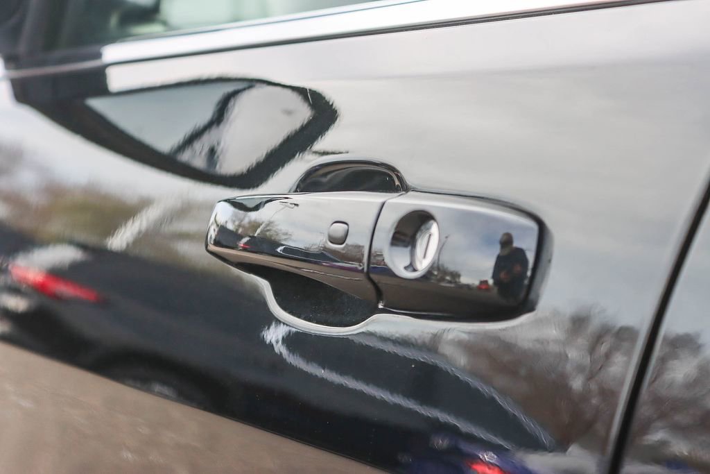 Used 2022 Jeep Grand Cherokee Laredo X image 14