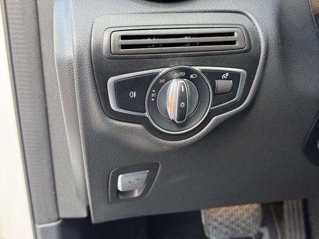 Used 2022 Mercedes-Benz GLC 300 image 18