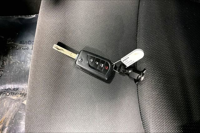Used 2020 Toyota Corolla SE image 30