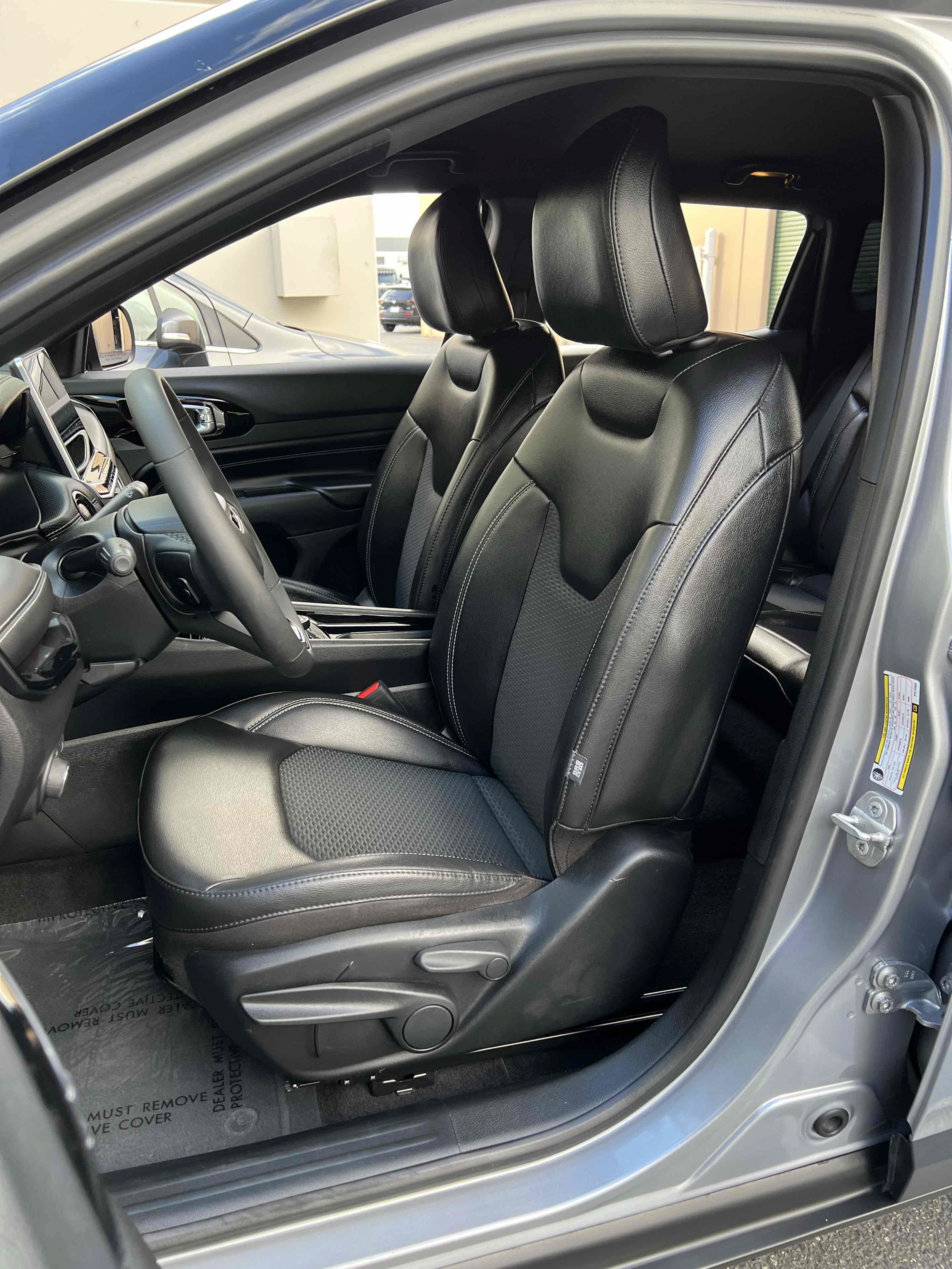 Used 2023 Jeep Compass Latitude AWD/4WD image 99