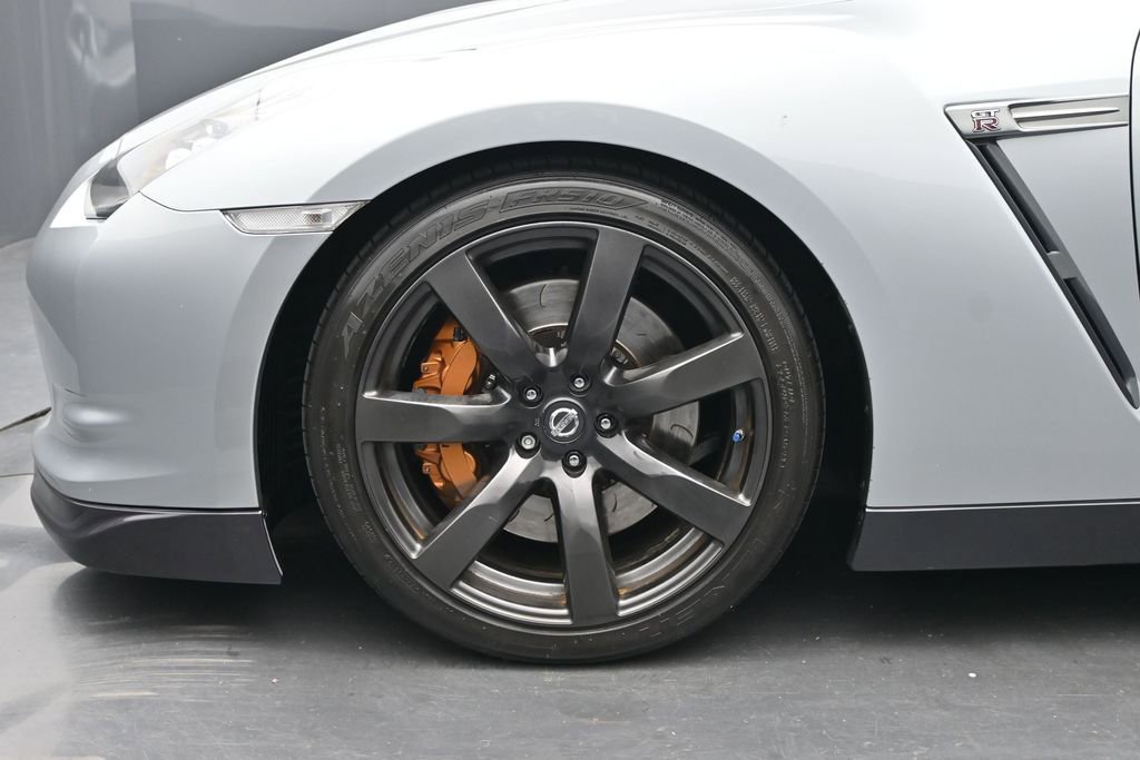 Used 2011 Nissan GT-R Premium AWD/4WD image 22