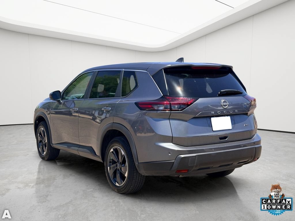 Used 2025 Nissan Rogue SV AWD/4WD image 4
