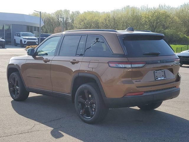 New 2026 Jeep Grand Cherokee Limited w/ Limited Altitude Package AWD/4WD image 5