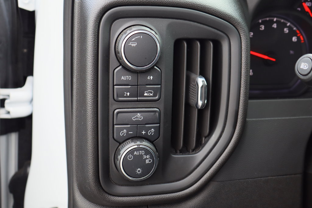 Certified 2025 Chevrolet Silverado 1500 W/T AWD/4WD image 12