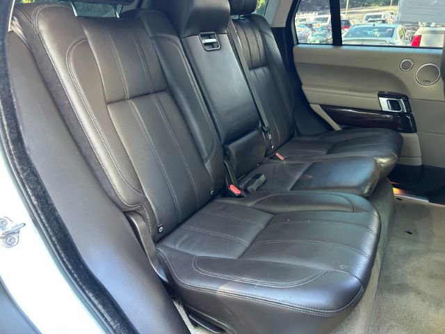 Used 2016 Land Rover Range Rover HSE image 32