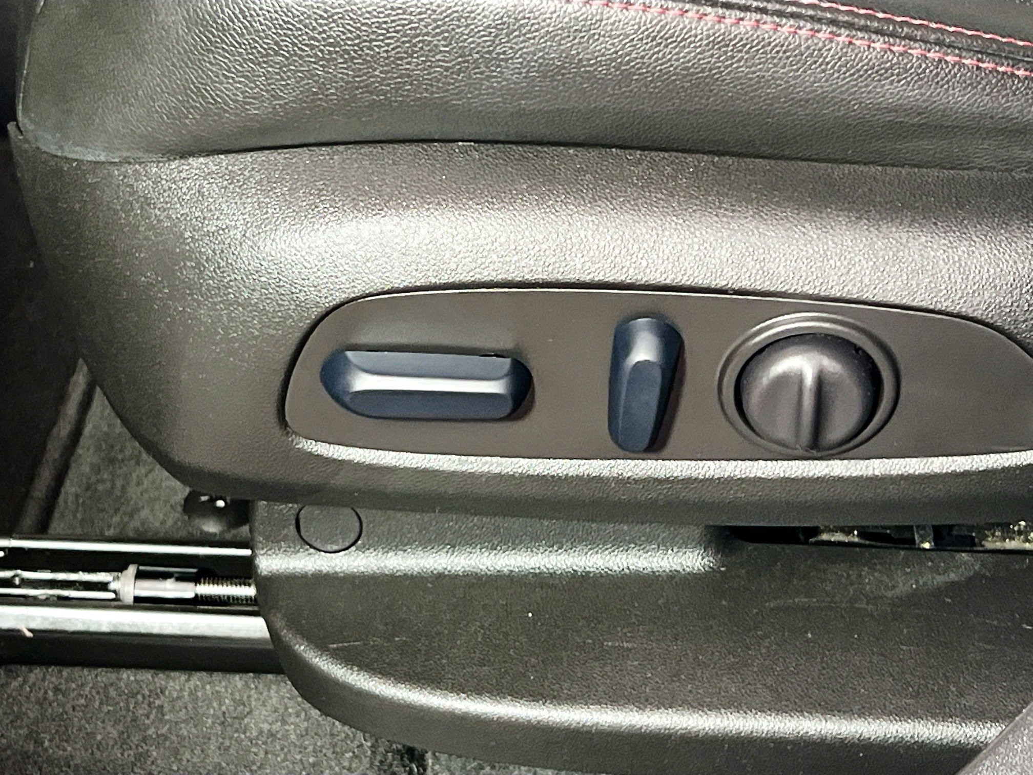 Used 2024 Chevrolet Equinox RS w/ RS Leather Package FWD image 15