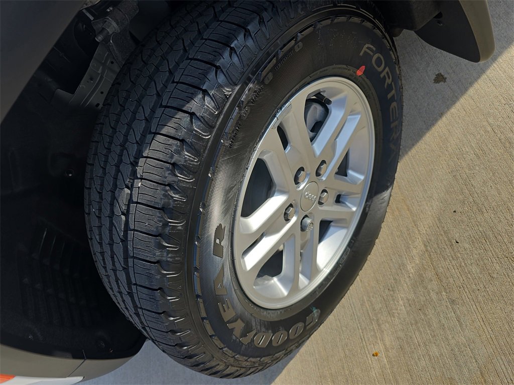 New 2025 Jeep Grand Cherokee Laredo image 33