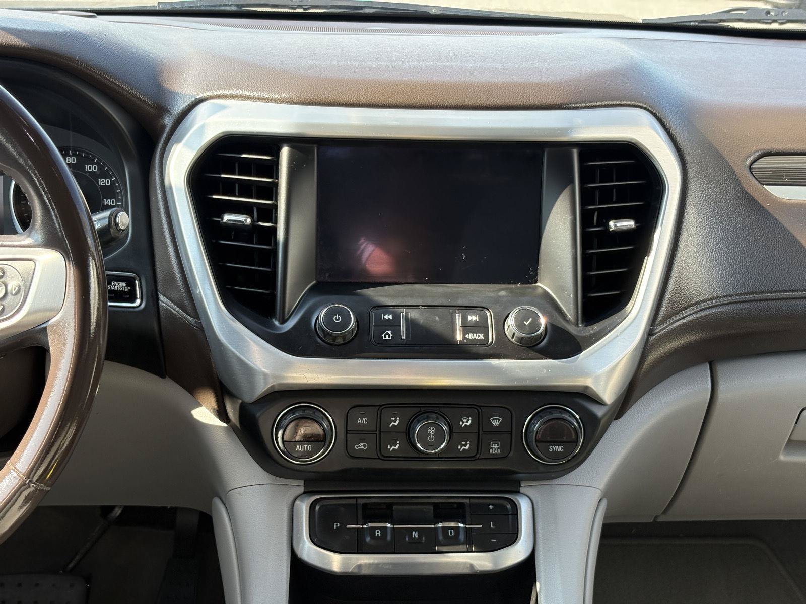 Used 2021 GMC Acadia SLT w/ Premium Package FWD image 30