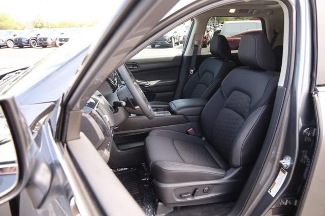 Certified 2025 Nissan Pathfinder SV w/ SV Premium Package FWD image 10