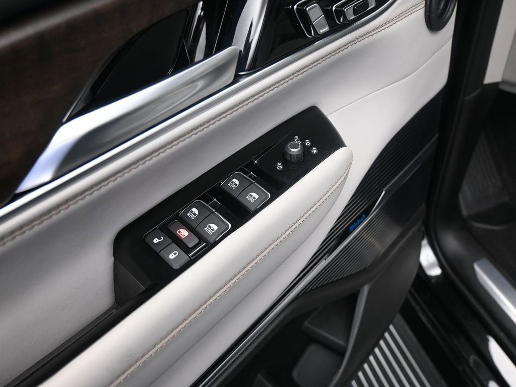 Used 2024 Jeep Grand Wagoneer L 4WD image 13