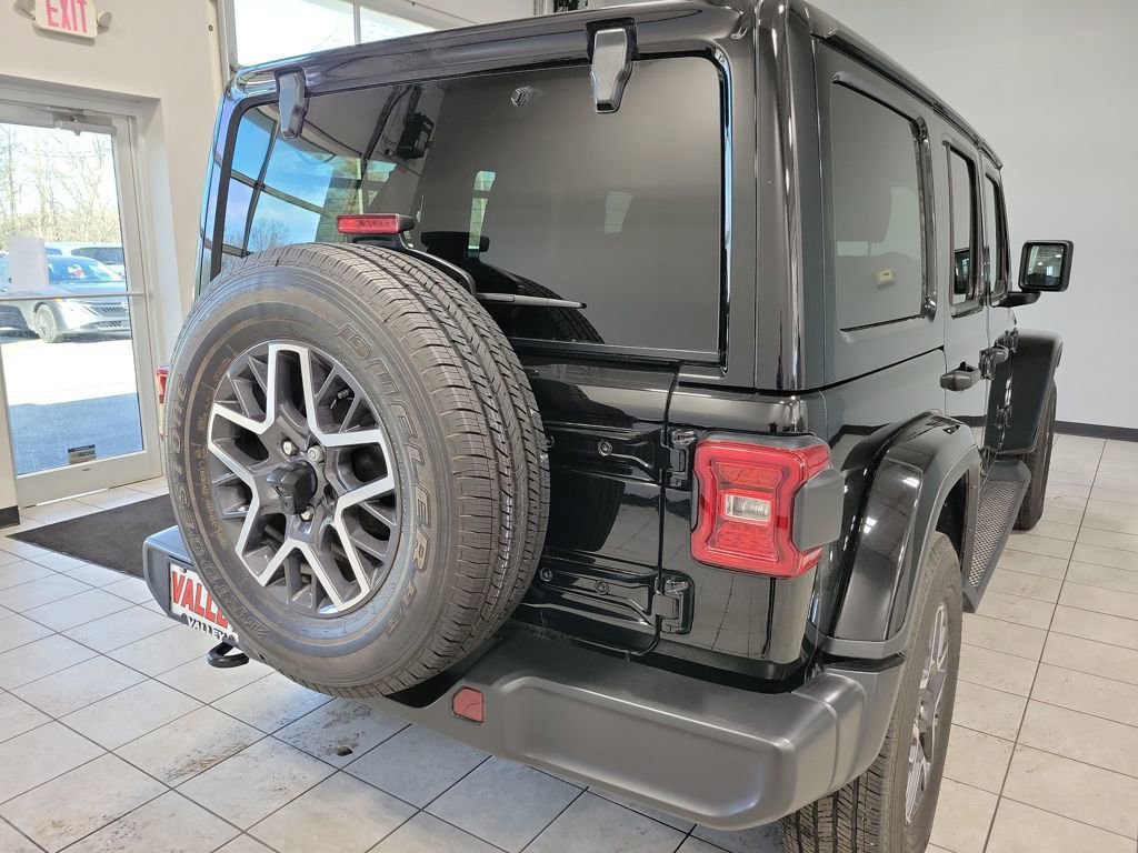 Used 2024 Jeep Wrangler Sahara image 49