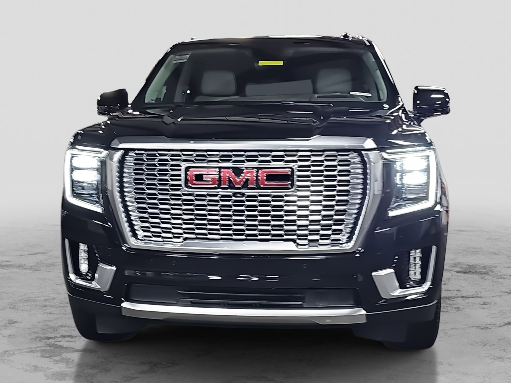 Used 2024 GMC Yukon Denali w/ Advanced Technology Package image 2