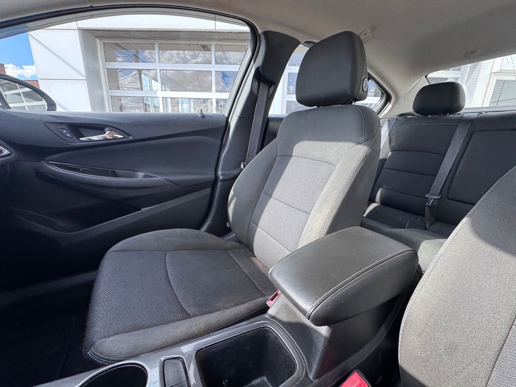 Used 2017 Chevrolet Cruze LT image 17