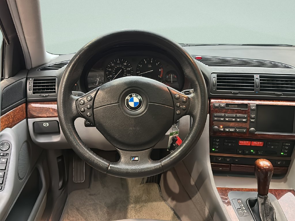 Used 2001 BMW 740i RWD image 26