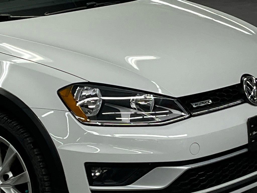 Used 2017 Volkswagen Golf Alltrack S image 38