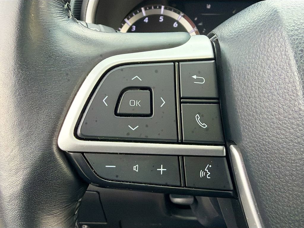 Used 2023 Toyota Highlander XSE image 41