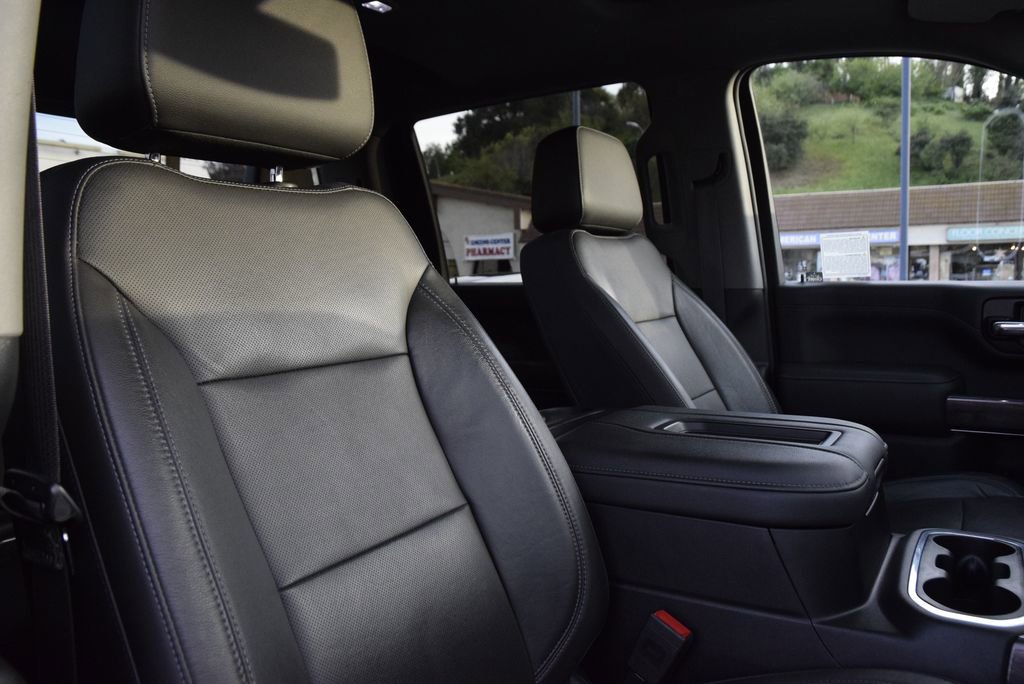 Used 2020 Chevrolet Silverado 2500 LTZ w/ LTZ Convenience Package image 16