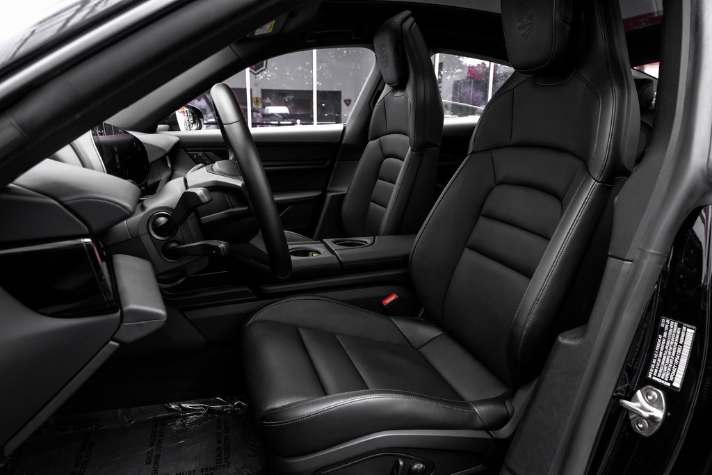 Used 2023 Porsche Taycan w/ Premium Package image 4